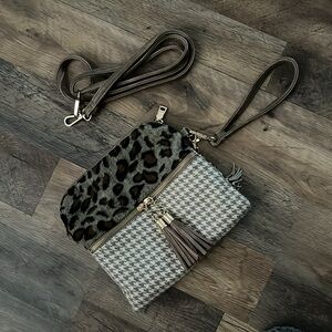 Jen & Co cheetah print wristlet and/or cross-body (can wear as both).